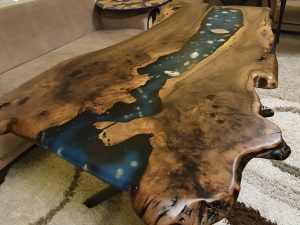 Epoksi dolgu nehir desenli ceviz ahşap masa Epoksili masa