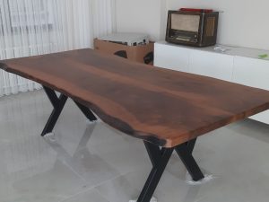 Ceviz Ağacından Ahşap Yemek Masası