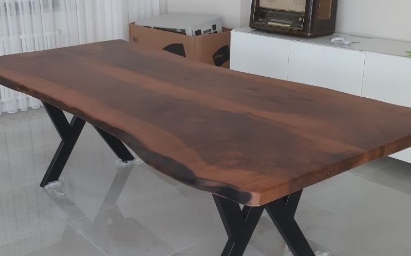 Ahşap Yemek Masası